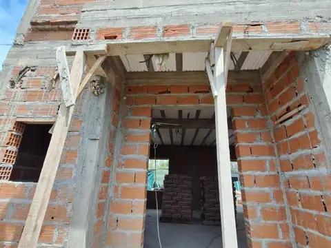 Casa en Venta con 3 cocheras