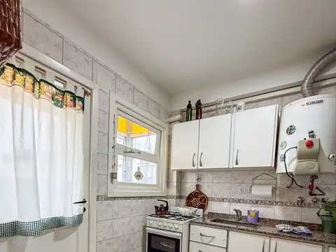 3 AMBIENTES LATERAL. PLAZA ROCHA.