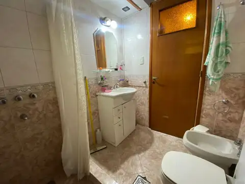 Gran jardín + galería con parrilla - Casa 2 dorm en El Dique