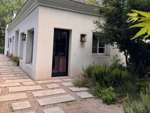 Casa en Alquiler Temporal en La Chacra, USD 4.500