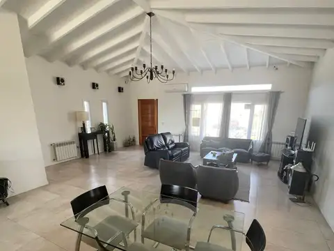 VENTA CASA MINIMALISTA EN BARRIO PRIVADO MONET