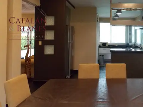 Casa en Venta con 4 cocheras