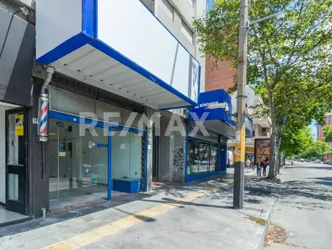 Alquiler local comercial 8 de octubre casi Propios