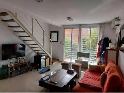 Depto Tipo Casa en Alquiler con 1 cocheras