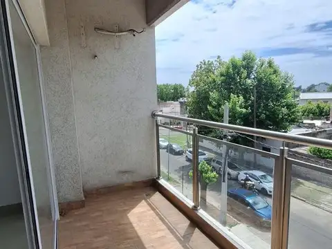 Departamento en Alquiler en Jose Leon Suarez, $ 470.000