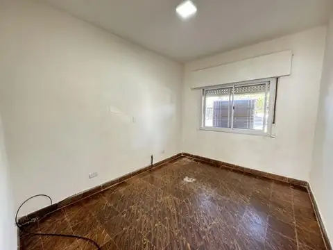 Depto Tipo Casa en Alquiler en Banfield, $ 750.000