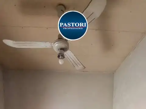 Casa 6 ambientes con 2 baños