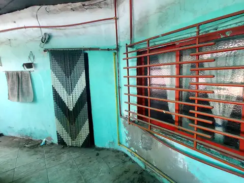 Casa 5 ambientes con 1 baño