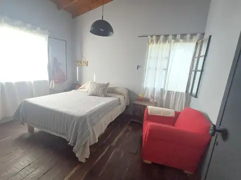 Casa 4 ambientes con 2 baños