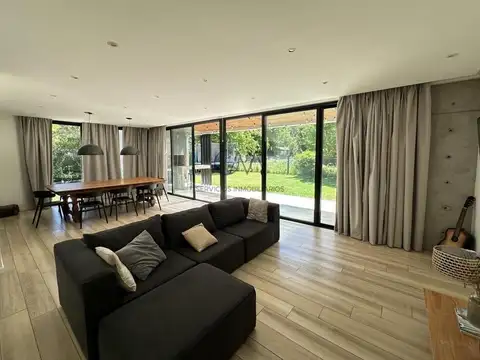 Las Margaritas, B7600 Mar del Plata, Provincia de Buenos Aires, Argentina, Mar Del Plata, Buenos Aires, Argentina.