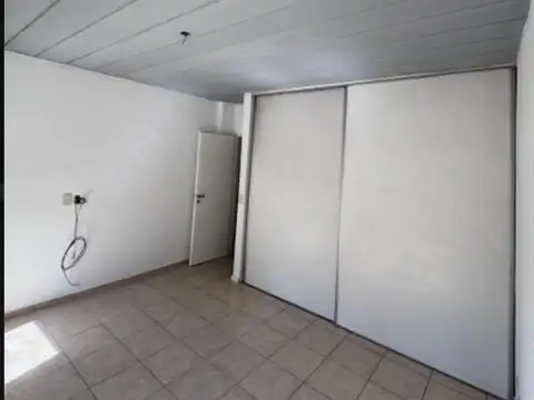 Casa 2 ambientes con 1 baño