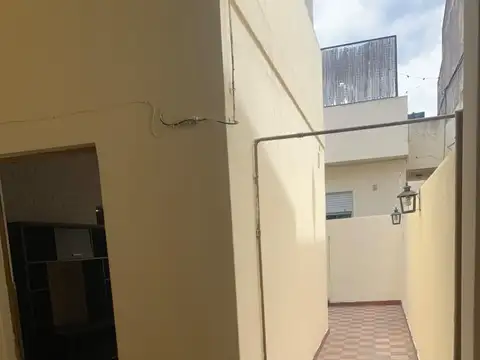 Depto Tipo Casa en Alquiler de 1 dormitorio