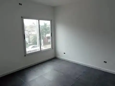 Depto Tipo Casa 4 ambientes con 3 baños