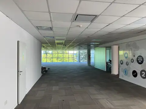 Oficina en Alquiler en Olivos, USD 7.210