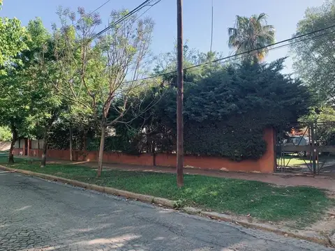 Marull y Jose Hernandez, Barrio Sarmiento