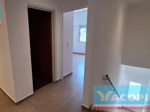 Depto Tipo Casa 2 ambientes con 2 baños