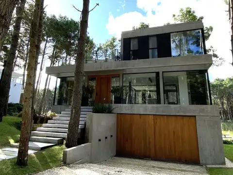 CASA VENTA VILLA ROBLES BARRIO ALBATROS