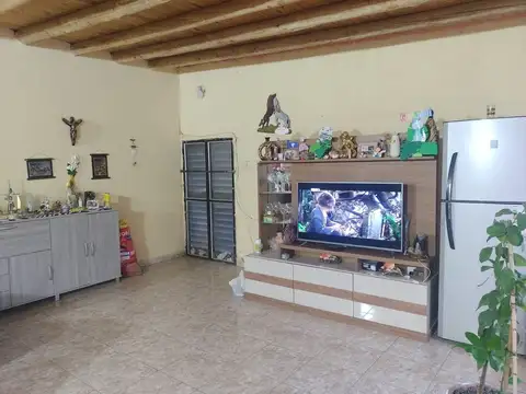 Casa 4 ambientes con 1 baño