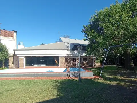 Casa 6 ambientes con 1 baño