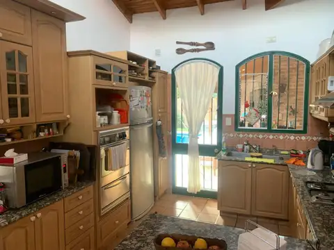 Casa 10 ambientes con 7 baños