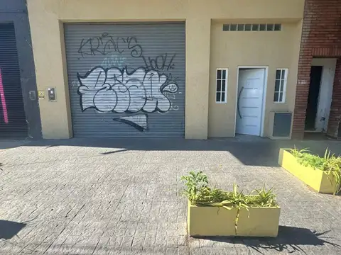 Alquiler local Haedo Apto todo destino.