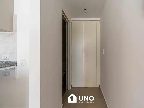 Ovidio Lagos y Mendoza - Amplio Dpto Monoambiente.