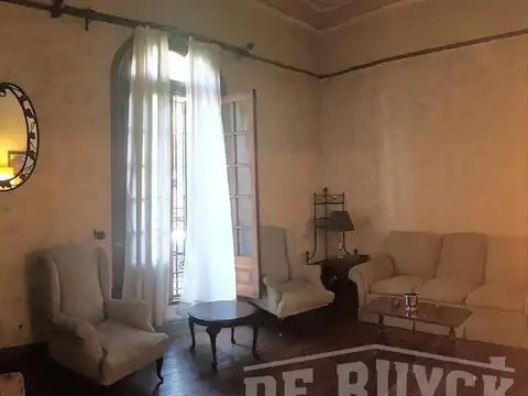Casa 6 ambientes con 4 baños