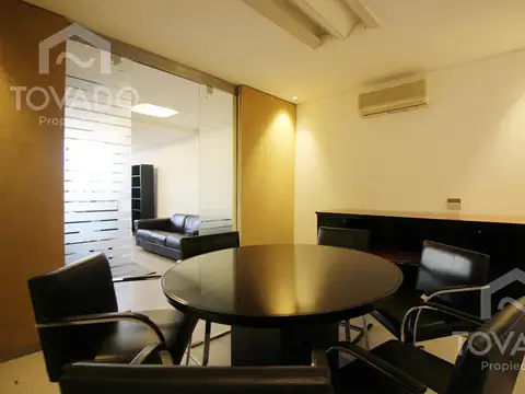 En alquiler! Oficina con seguridad 24hs y cochera en Retiro!