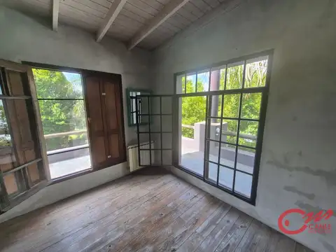 Casa en venta c/ cochera en El Atardecer