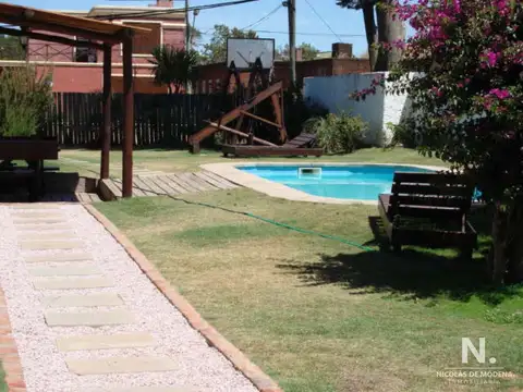 Casa en Manantiales, 5 dormitorios *