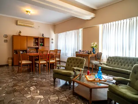 Departamento en Venta en Villa del Parque, USD 185.000