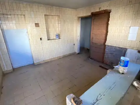 Casa a reciclar en Los Polvorines - ¡Ideal inversión comerci