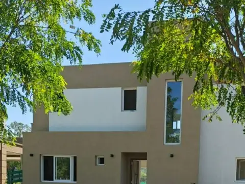 RBS. HERMOSA CASA EN SAN PABLO, DERQUI, PILAR