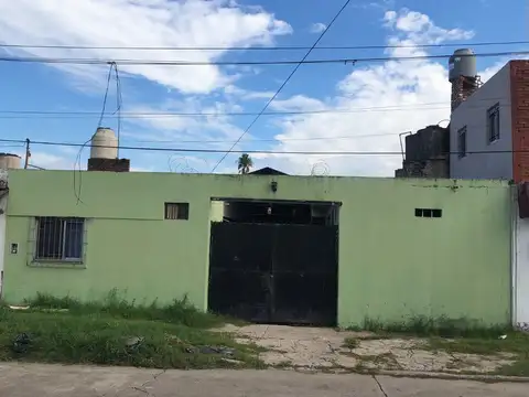 Stud de 10 boxes con vivienda sobre lote de 12 m. x 26,29 m. 