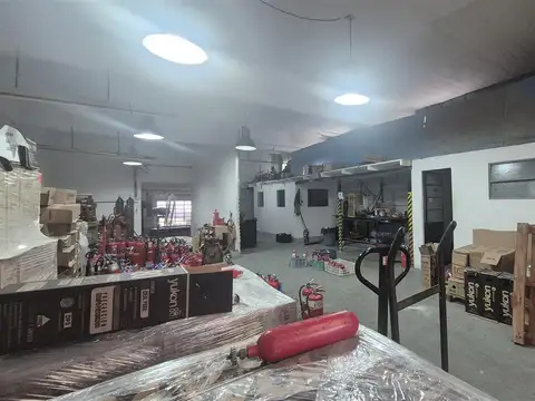 Galpon en Venta 43  mts Fondo