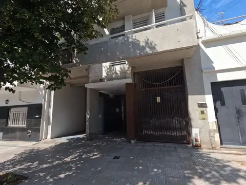 SemiPiso - Depto 3 Amb de 65m2 al frente con Balcon aterrazado, BAULERA y COCHERA Fija Desc. 2 baños