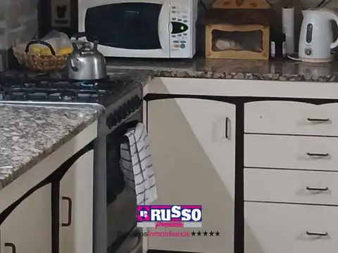 Casa en Venta en Isidro Casanova, USD 110.000