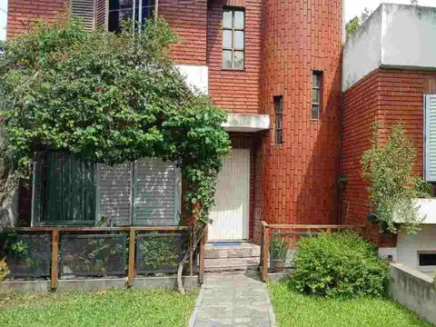 VENTA CASA DE 5 AMBIENTES EN SAN JOSE EXCELENTE