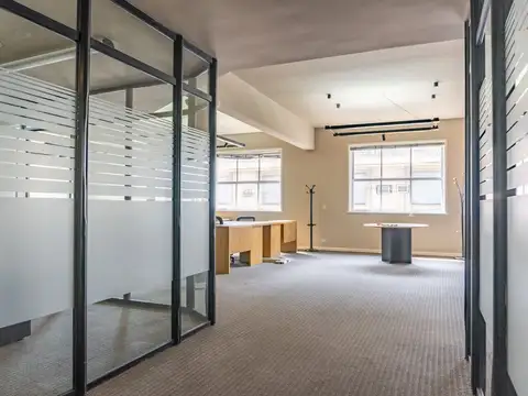 Oficina Monoambiente con 6 baños