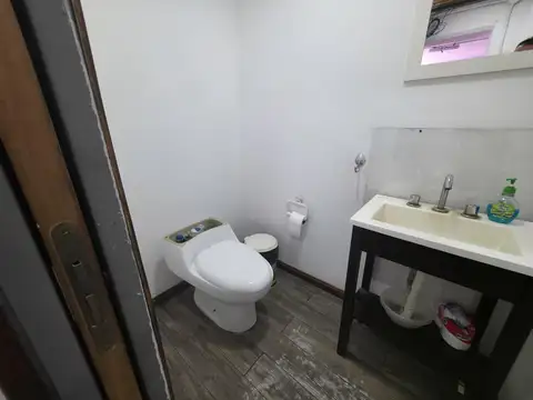 Venta Galpón en  Adrogue en Zona Comercial