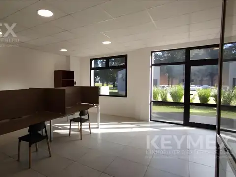 Alquiler Oficina 150m2 | con 1 Cochera | Parque Austral Km 50