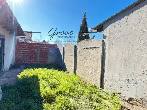 Casa 3 ambientes con 1 baño