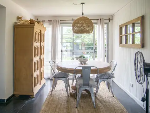 Casa 4 ambientes con 3 baños