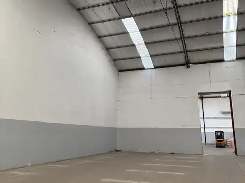 Galpon en Alquiler 40  mts Frente