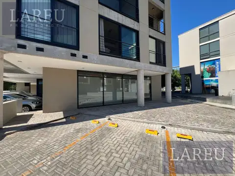 Local - 46 Plaza, Agora Uno - Pilar