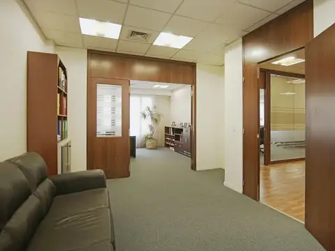 ALQUILER IMPECABLE OFICINA AMOBLADO C/PATIO 526m2