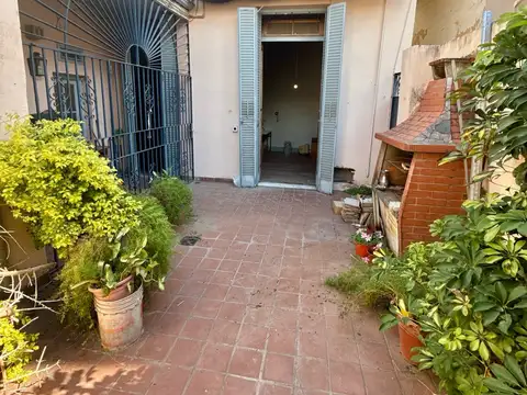 PH IDEAL PARA RECICLAR PATIO Y PARRILLERO DOS DORMITORIOS