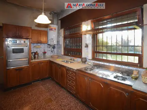 Casa en Venta con 3 cocheras