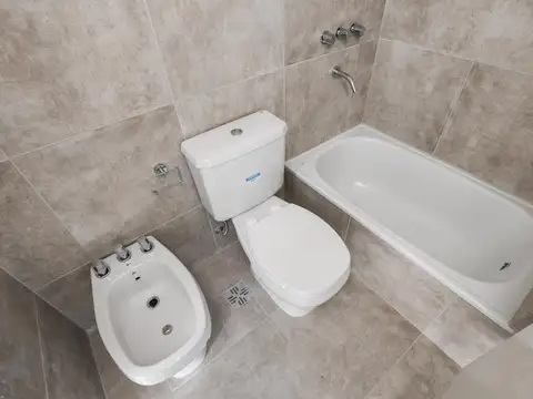 Departamento en Alquiler en Abasto, $ 350.000