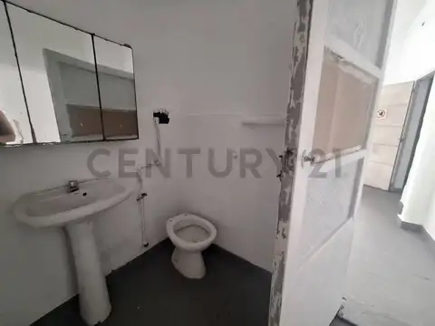 Local en Alquiler 1996 años